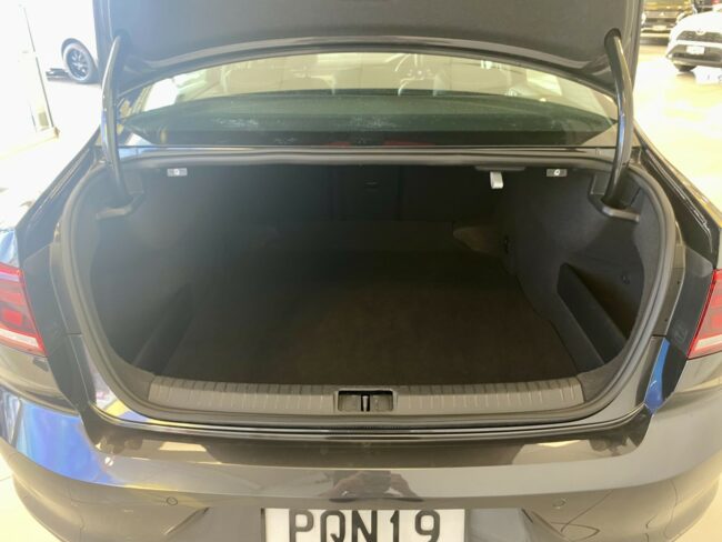 2022 Volkswagen Passat Business 2.0L 140Kw NZ New - Image 13
