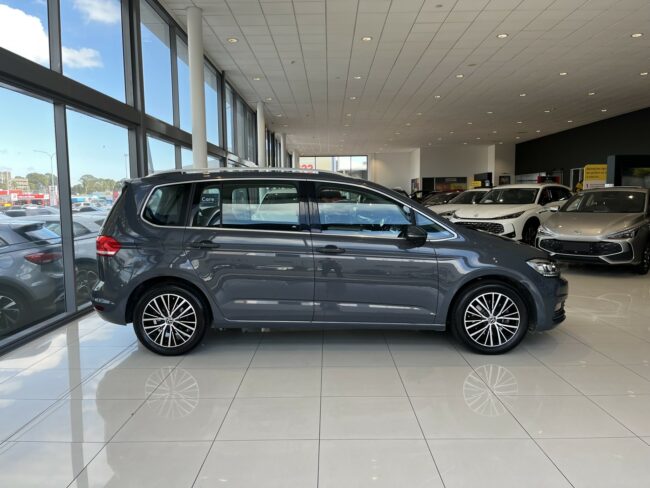 2022 Volkswagen Touran Highline 110Kw Sg 1. - Image 4