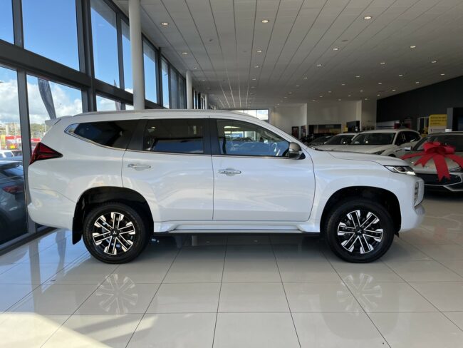 2023 Mitsubishi Pajero Sport Vrx 2.4D/4Wd/8At - Image 4