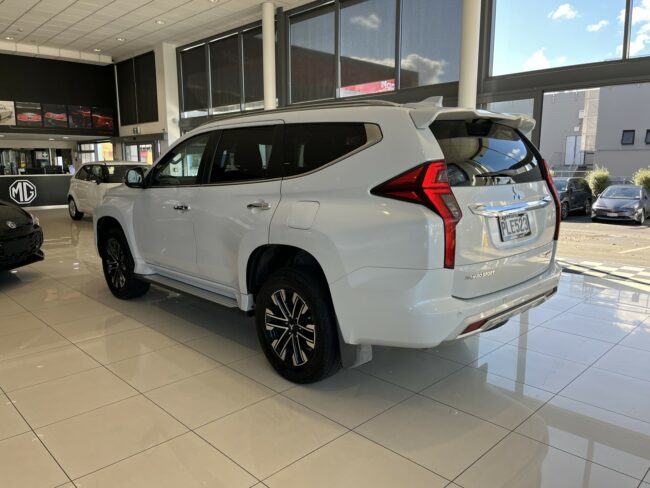2023 Mitsubishi Pajero Sport Vrx 2.4D/4Wd/8At - Image 6