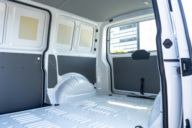 2024 Volkswagen Transporter SWB 340Nm DSG Runner - Image 12