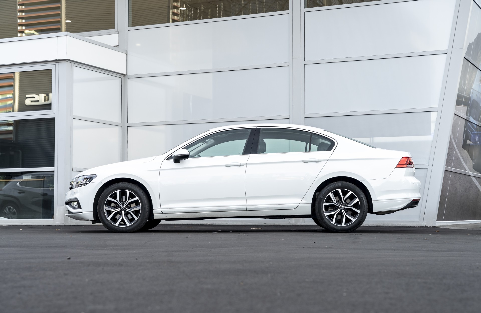 2022 Volkswagen Passat Business 140kW Turbo Petrol - Image 5