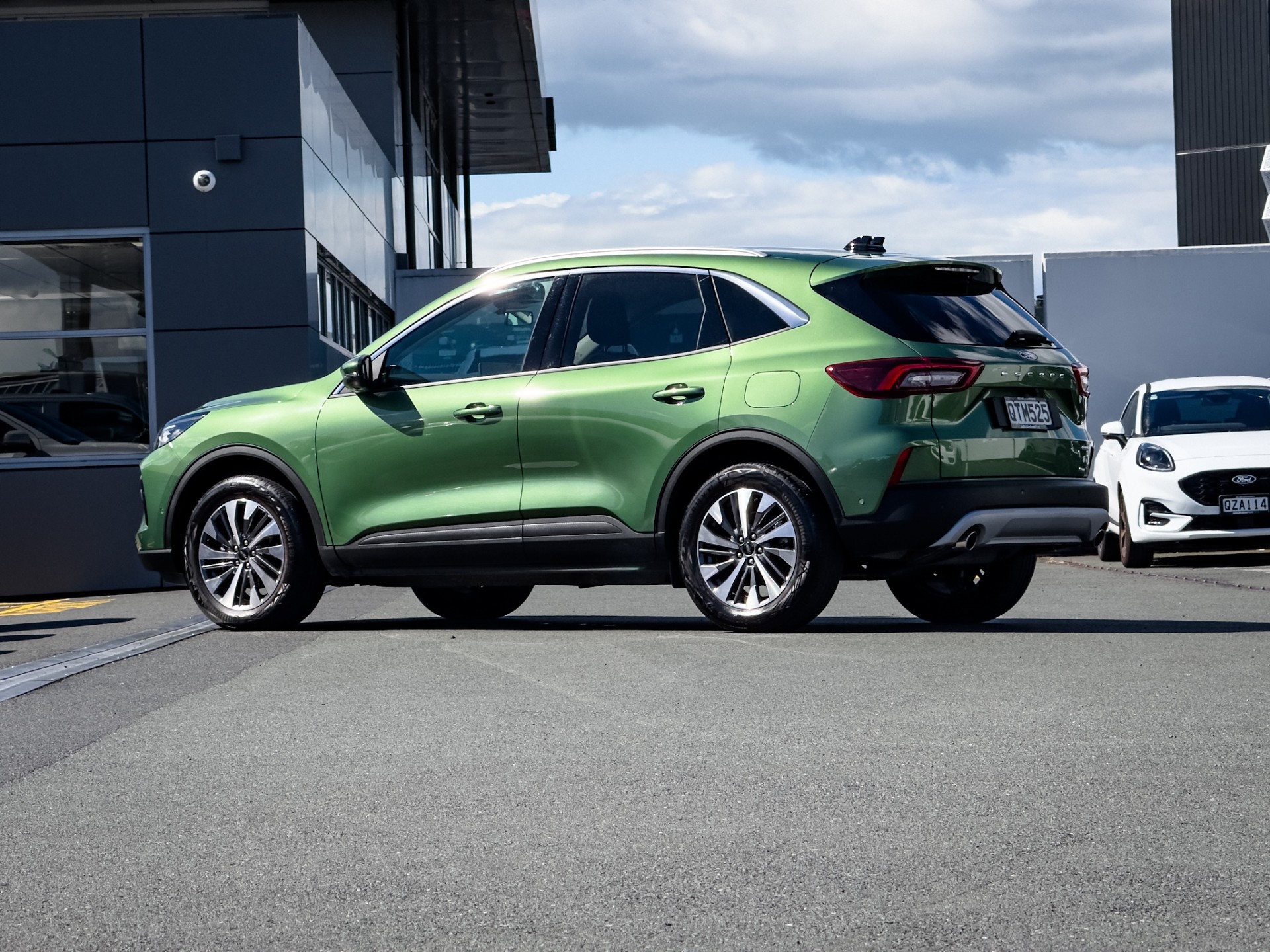 2024 Ford Escape Titanium 2.5Ph - Image 3