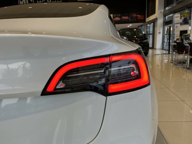 2021 Tesla Model 3 Standard Range Plus - Image 9
