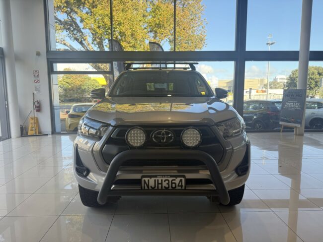 2021 Toyota Hilux Sr Td Dc 2.8Dt/4Wd - Image 2