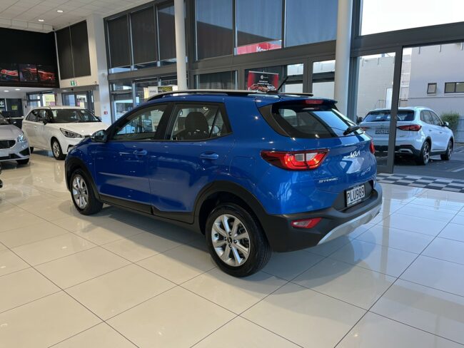 2022 Kia Stonic Lx 1.4P/6At - Image 6