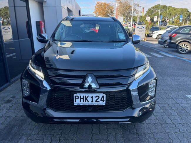 2022 Mitsubishi Pajero Sport VRX Black Edition 2.4d 4WD - Image 3