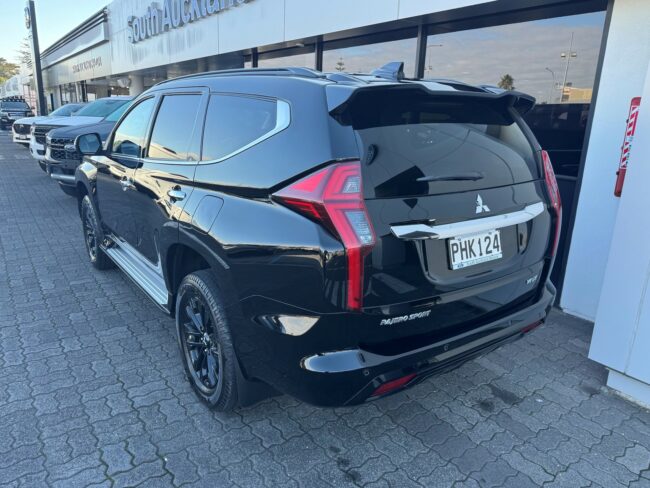 2022 Mitsubishi Pajero Sport VRX Black Edition 2.4d 4WD - Image 10
