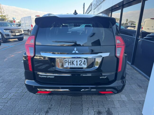 2022 Mitsubishi Pajero Sport VRX Black Edition 2.4d 4WD - Image 11