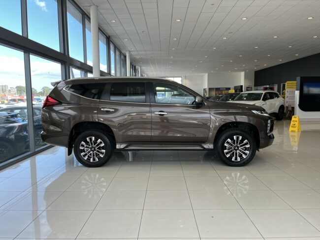 2023 Mitsubishi Pajero Sport Vrx 2.4D/4Wd/8At - Image 4