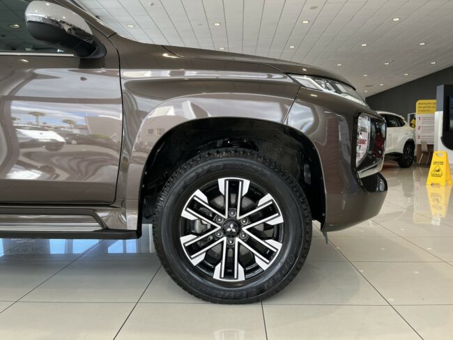 2023 Mitsubishi Pajero Sport Vrx 2.4D/4Wd/8At - Image 5