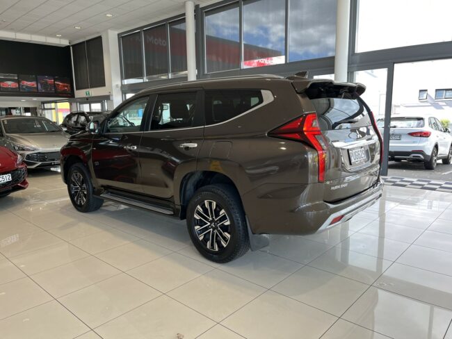 2023 Mitsubishi Pajero Sport Vrx 2.4D/4Wd/8At - Image 6