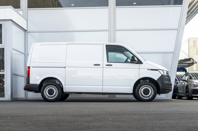 2023 Volkswagen Transporter SWB 340Nm DSG Runner - Image 4