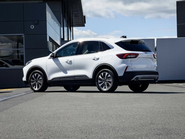 2024 Ford Escape Titanium 2.5Ph - Image 3