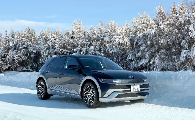 Hyundai EV in winter