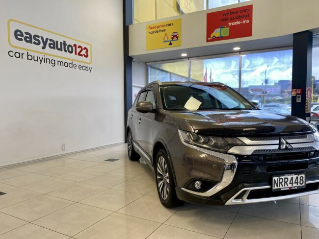 2021 Mitsubishi Outlander VRX 2.4P 4WD Auto - Image 3