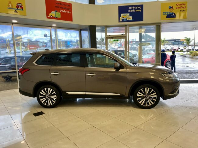 2021 Mitsubishi Outlander VRX 2.4P 4WD Auto - Image 4