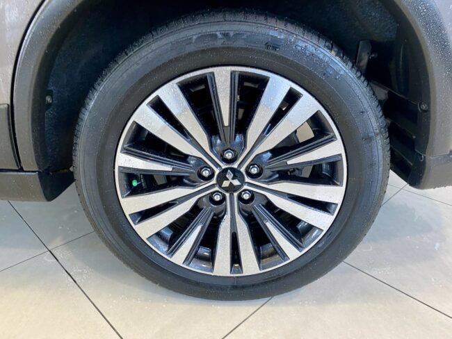 2021 Mitsubishi Outlander VRX 2.4P 4WD Auto - Image 8