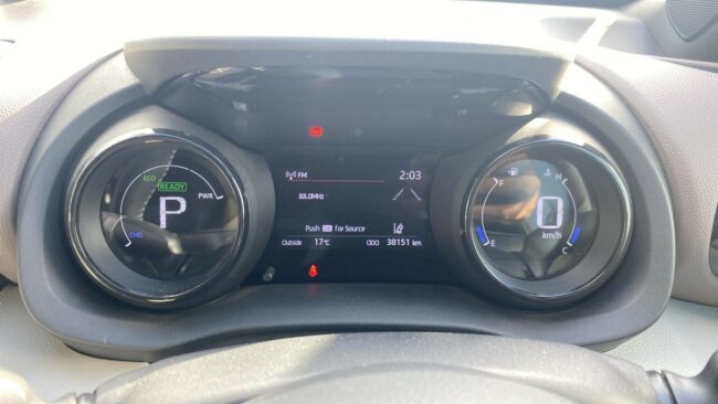 2022 Toyota Yaris Hybrid - Image 17
