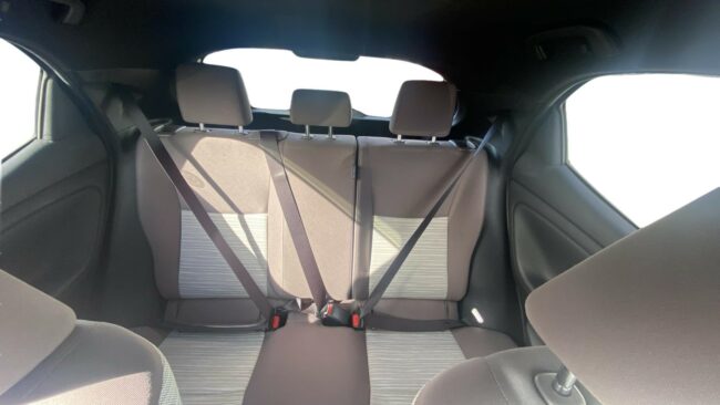 2022 Toyota Yaris Hybrid - Image 13