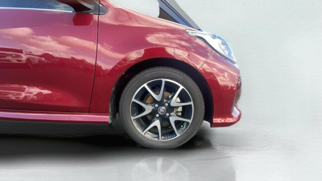 2022 Toyota Yaris Hybrid - Image 11