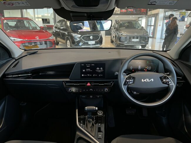 2023 Kia Niro Light 1.6Ph/6Am - Image 13