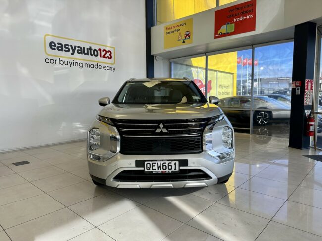 2023 Mitsubishi Outlander XLS 2.5P Auto - Image 3