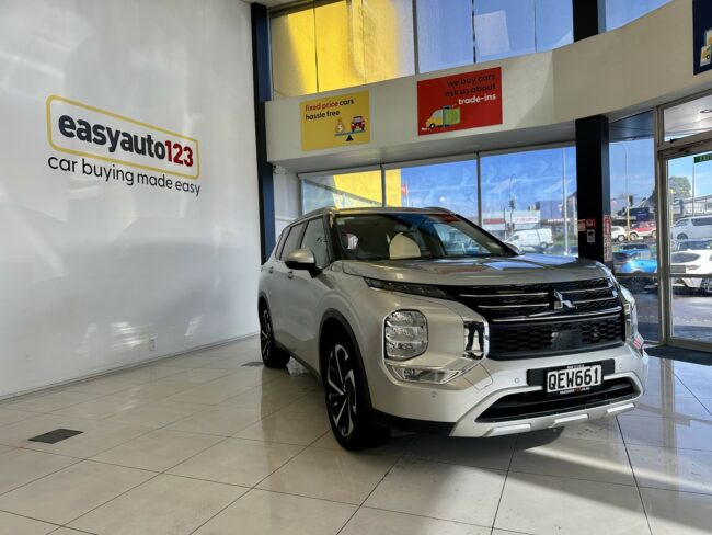 2023 Mitsubishi Outlander XLS 2.5P Auto - Image 4