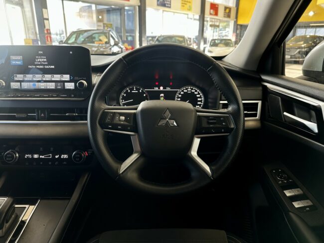 2023 Mitsubishi Outlander XLS 2.5P Auto - Image 14