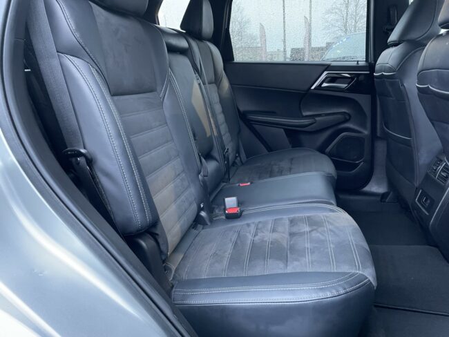 2023 Mitsubishi Outlander Xls 2.5P/4Wd/Cvt - Image 11