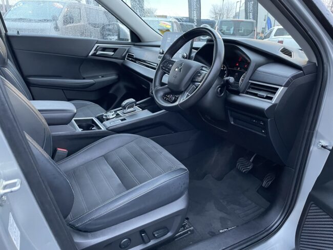 2023 Mitsubishi Outlander Xls 2.5P/4Wd/Cvt - Image 12