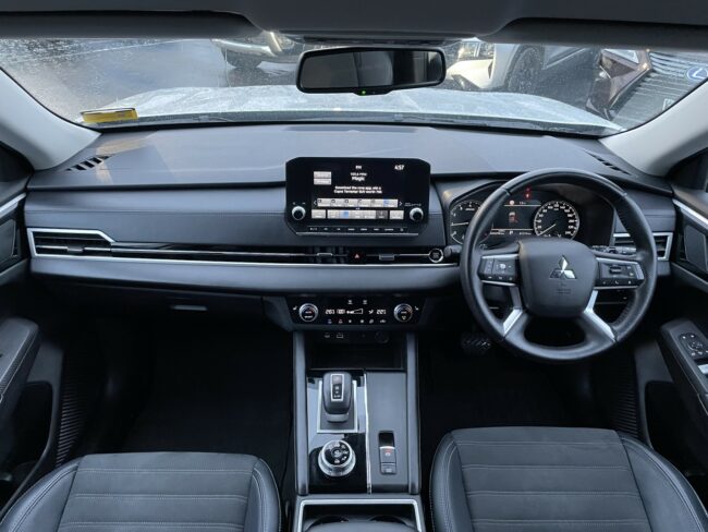 2023 Mitsubishi Outlander Xls 2.5P/4Wd/Cvt - Image 13