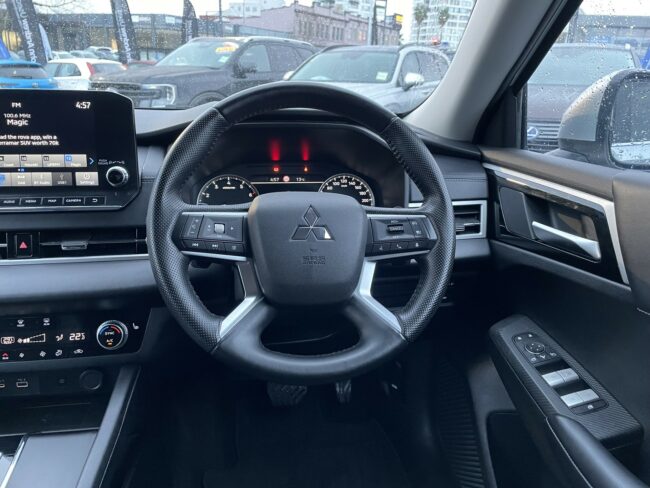 2023 Mitsubishi Outlander Xls 2.5P/4Wd/Cvt - Image 14