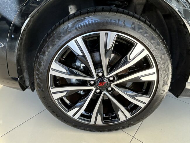 2024 Ford Escape ST X 2.5 AWD Hybrid - Image 5