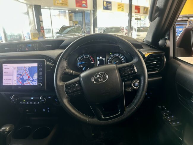 2021 Toyota Hilux SR5 Cruiser 2.8 TD DC 4WD - Image 16