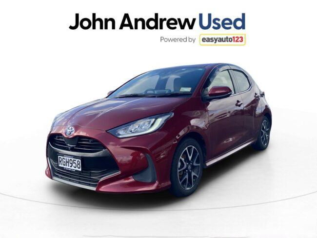 2022 Toyota Yaris Hybrid - Image 4