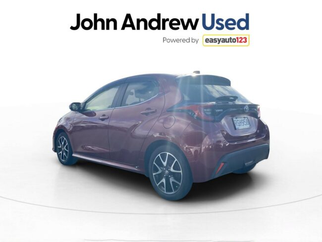 2022 Toyota Yaris Hybrid - Image 6