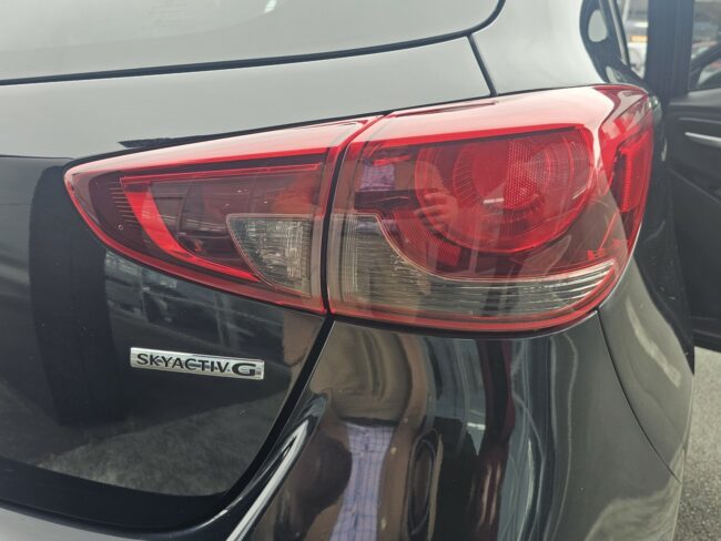 2021 Mazda 2 Ltd 1.5P/6At - Image 14