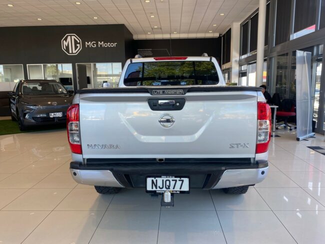 2021 Nissan Navara St-X 2.3D/7Am/Ut/4Dr - Image 6