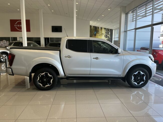 2021 Nissan Navara St-X 2.3D/7At - Image 8