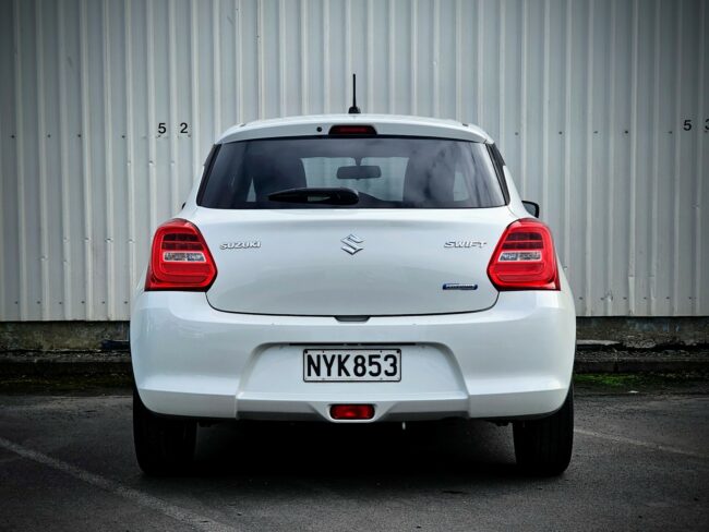 2021 Suzuki Swift GLX Hybrid 1.2ph - Image 3