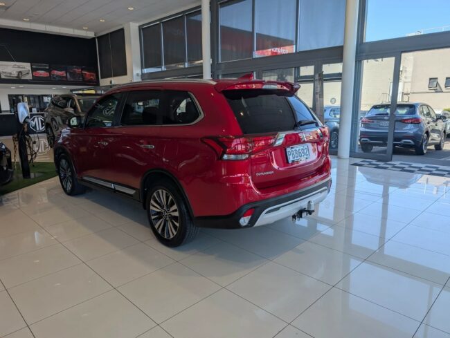 2022 Mitsubishi Outlander Vrx 2.4P/4Wd/Cvt - Image 5