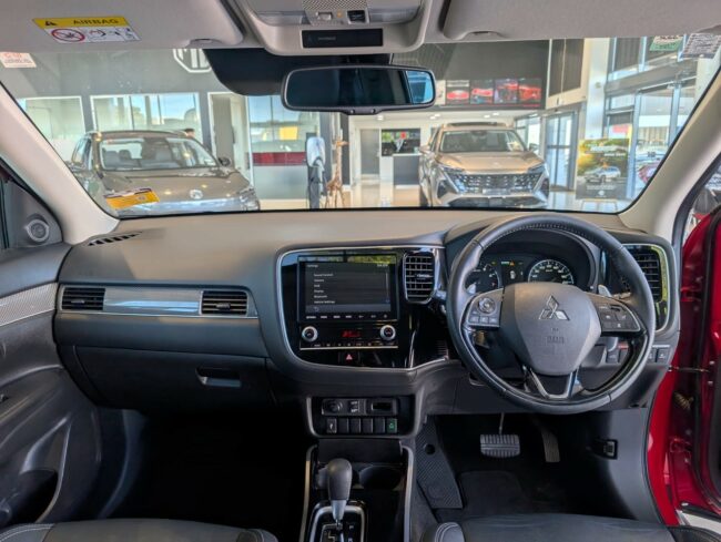 2022 Mitsubishi Outlander Vrx 2.4P/4Wd/Cvt - Image 13