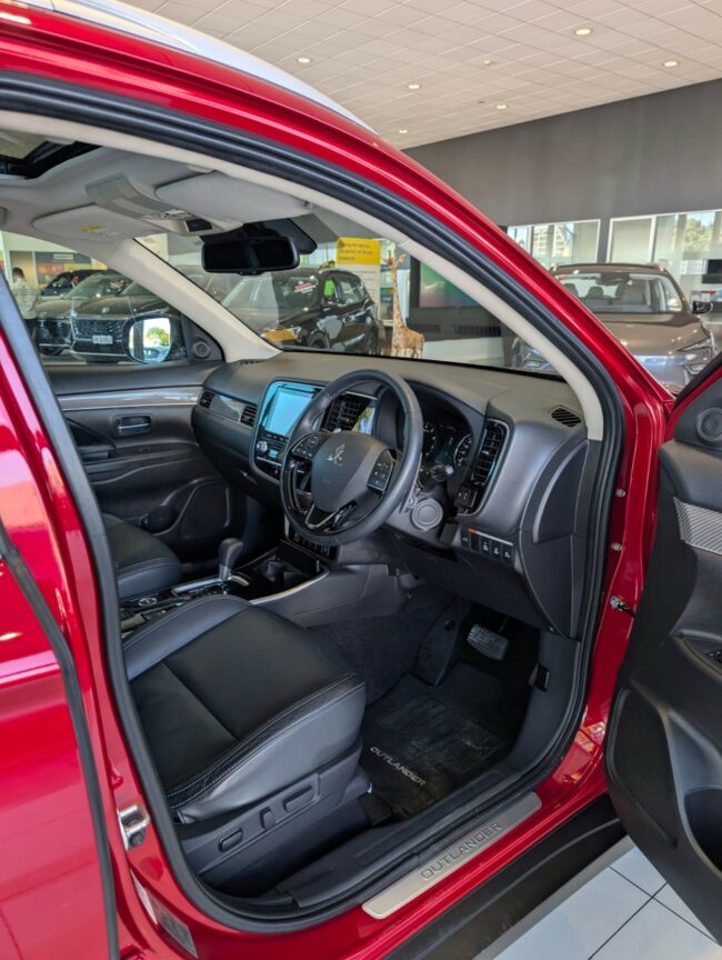 2022 Mitsubishi Outlander Vrx 2.4P/4Wd/Cvt - Image 9