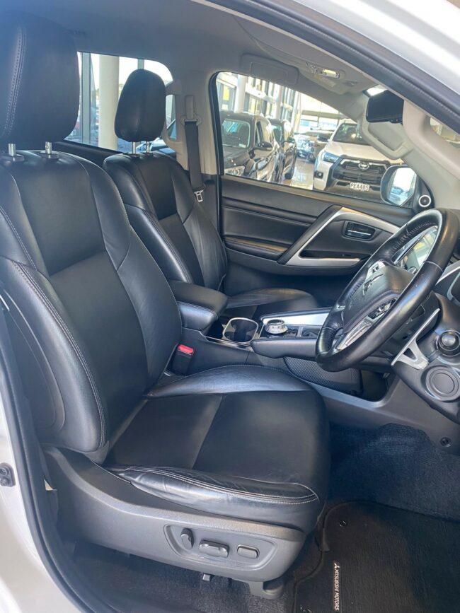 2022 Mitsubishi Pajero Sport Vrxb 2.4D/4Wd/8At - Image 8