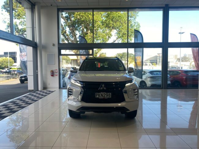 2022 Mitsubishi Pajero Sport Vrxb 2.4D/4Wd/8At - Image 2