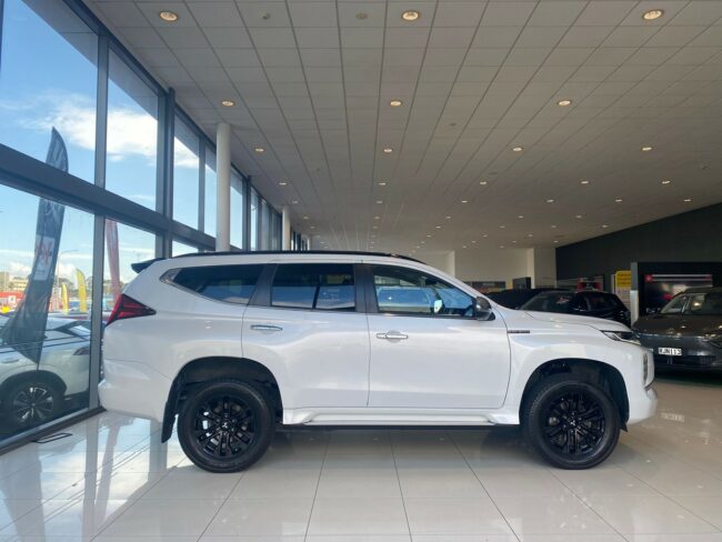 2022 Mitsubishi Pajero Sport Vrxb 2.4D/4Wd/8At - Image 3
