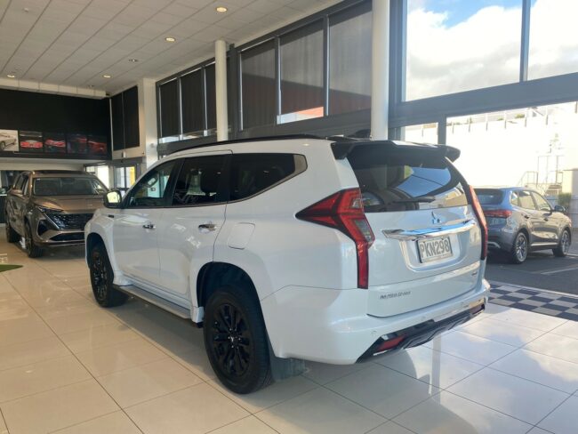 2022 Mitsubishi Pajero Sport Vrxb 2.4D/4Wd/8At - Image 5