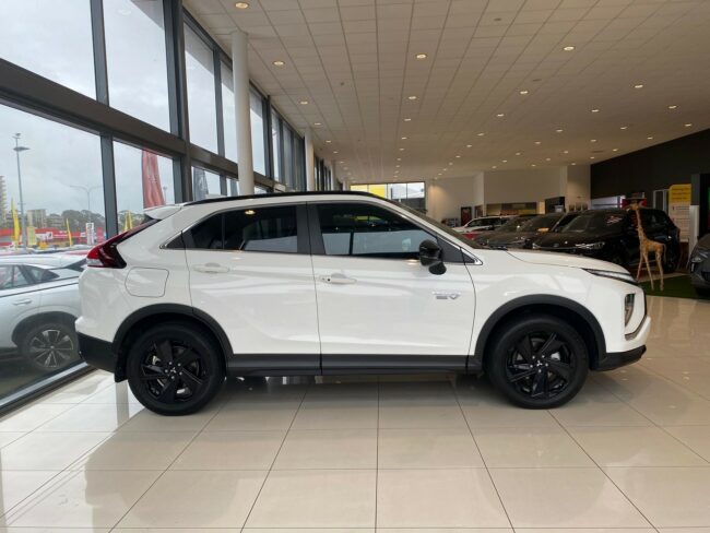 2023 Mitsubishi Eclipse Cross Sport Phev/4Wd/At - Image 3