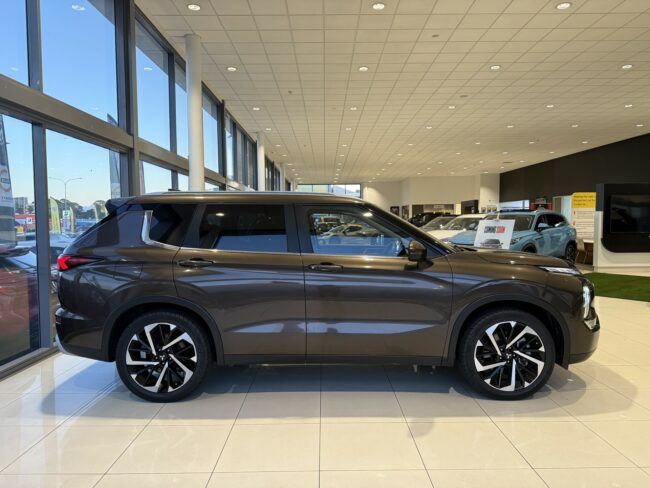 2023 Mitsubishi Outlander Xls 2.5P/Cvt - Image 3